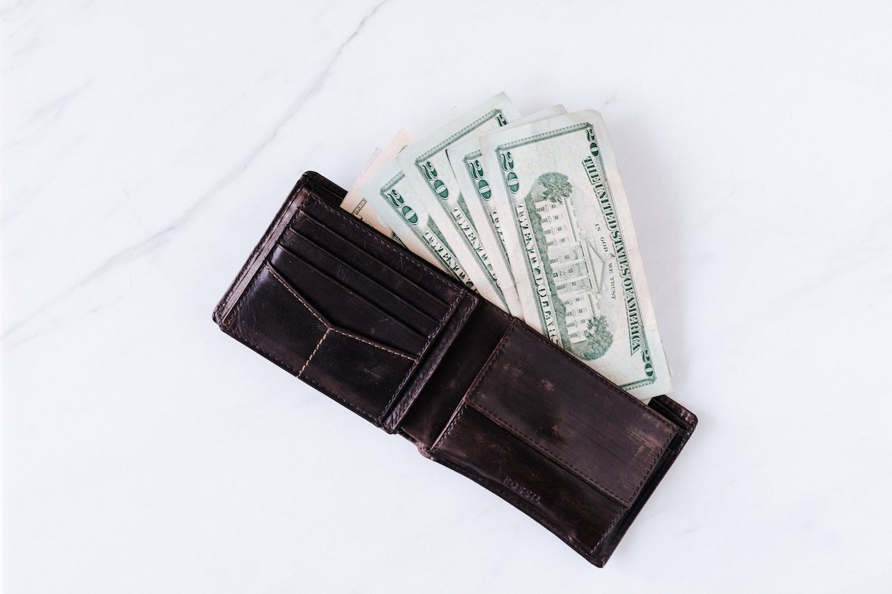 The Best Feng Shui Wallet Shapes And Colors That Attract Money